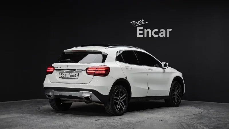 Mercedes-Benz GLA-Class