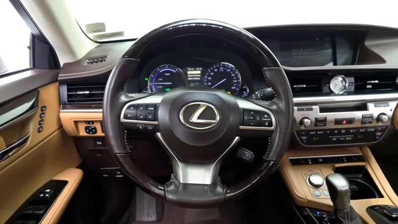 Lexus ES300h