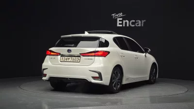 Lexus CT200h