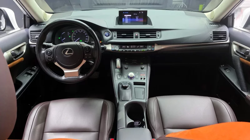 Lexus CT200h