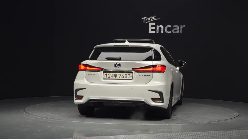 Lexus CT200h
