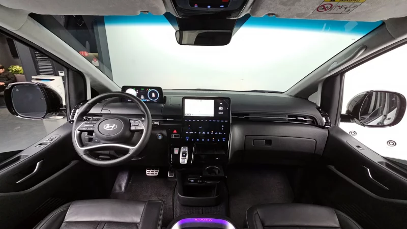 Hyundai Staria