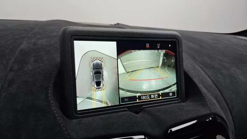 Aston Martin VANTAGE