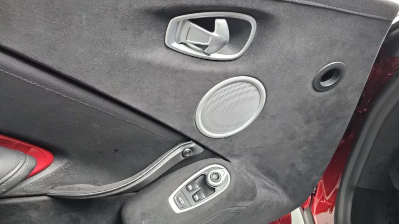 Aston Martin VANTAGE