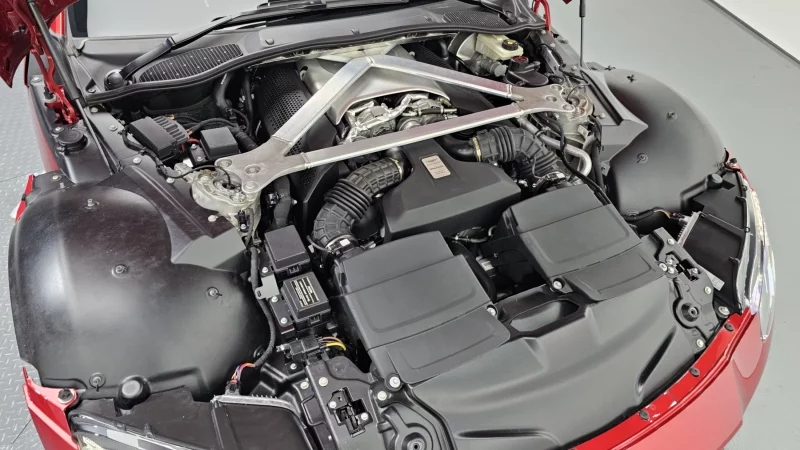 Aston Martin VANTAGE