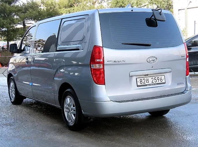 Hyundai Starex