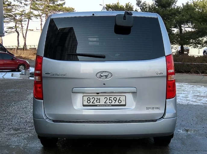 Hyundai Starex