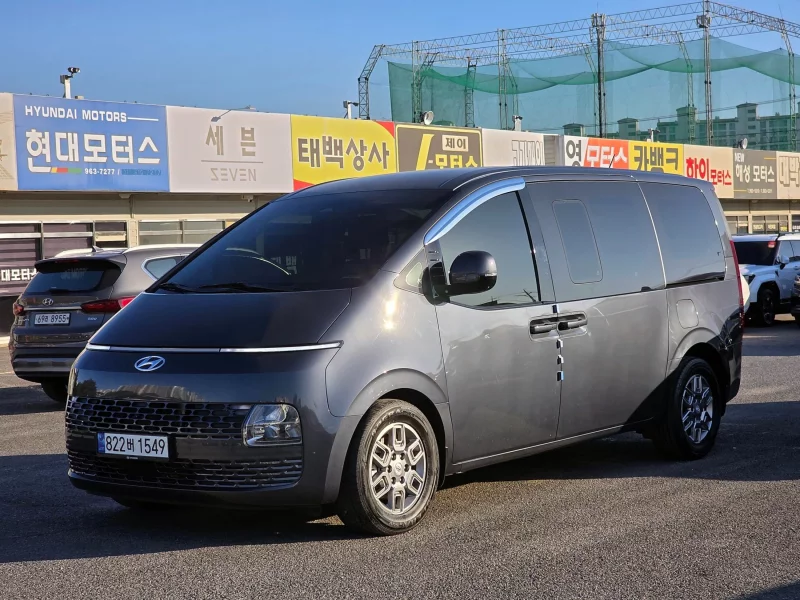 Hyundai Staria