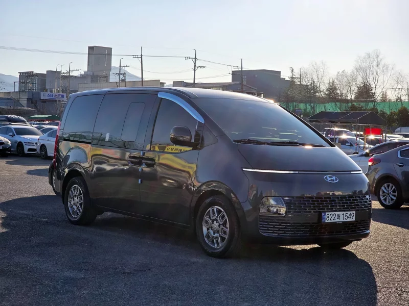 Hyundai Staria