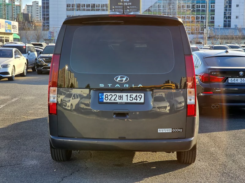 Hyundai Staria
