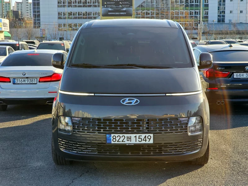Hyundai Staria