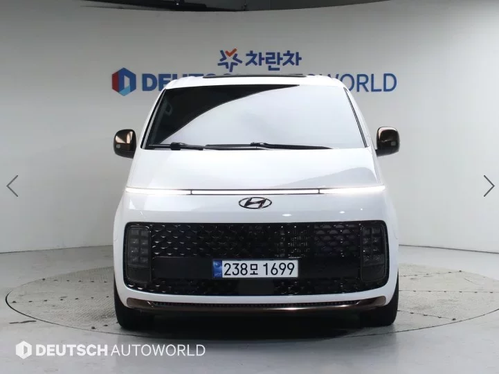 Hyundai Staria