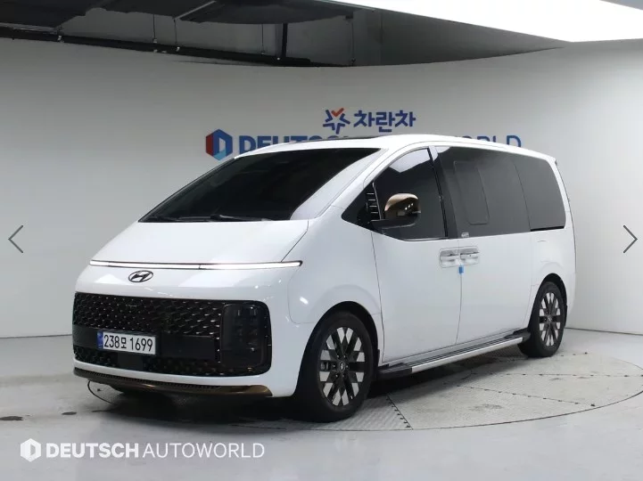 Hyundai Staria