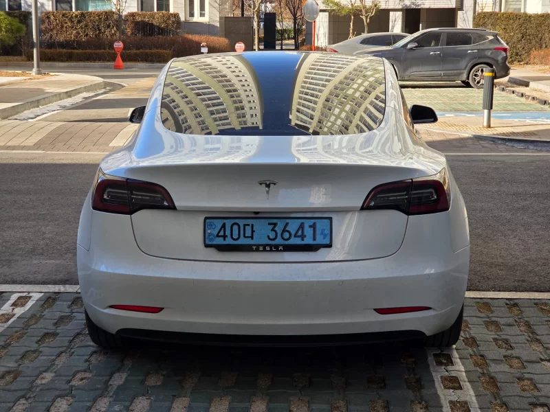Tesla MODEL 3
