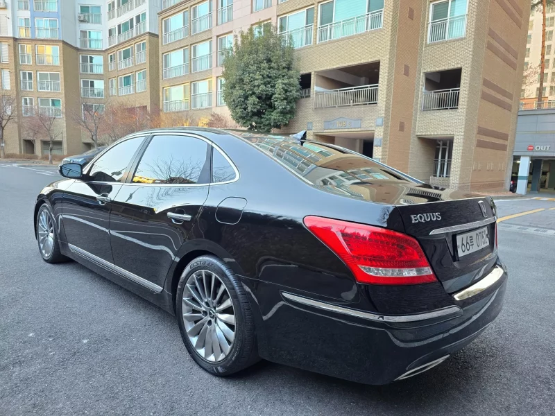 Hyundai Equus