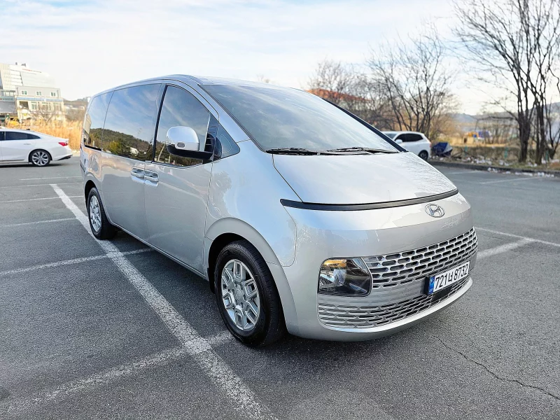 Hyundai Staria