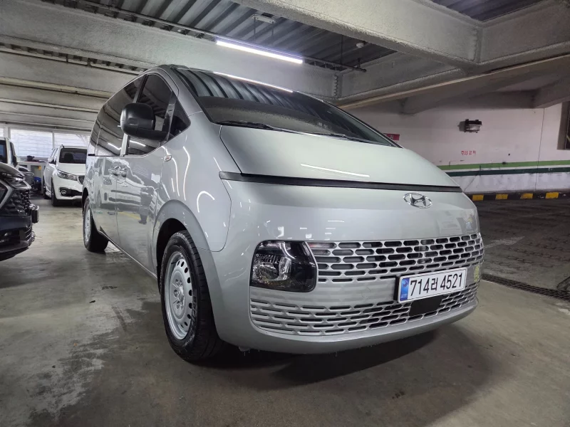Hyundai Staria