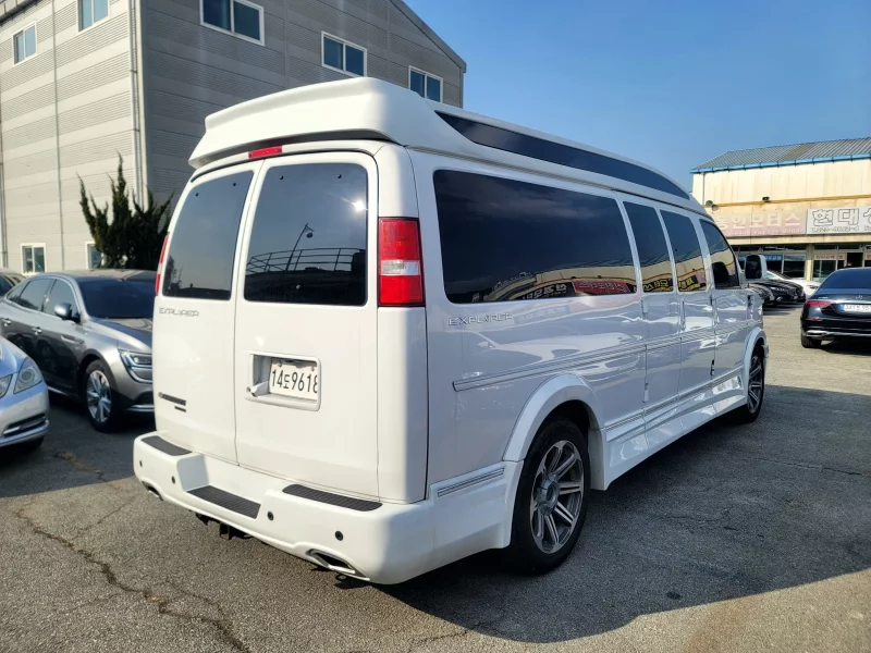 Chevrolet Express Van