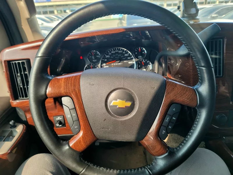 Chevrolet Express Van