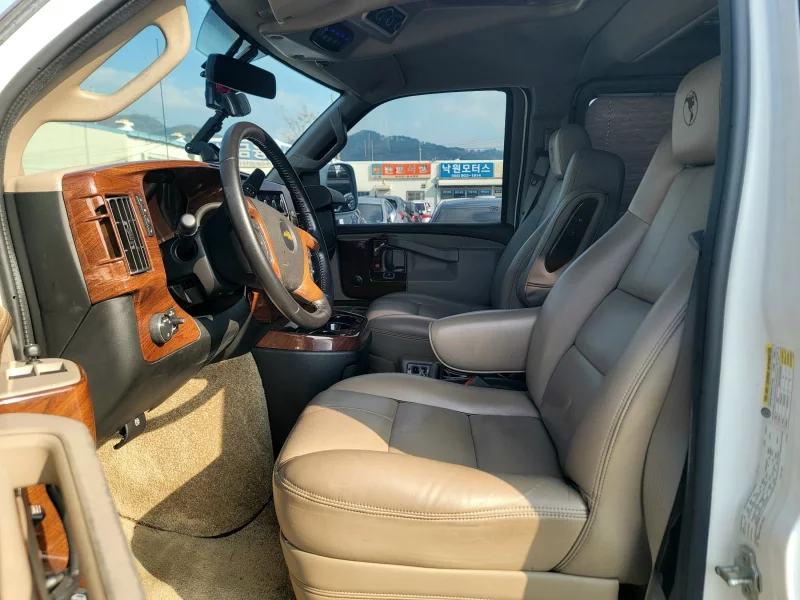 Chevrolet Express Van