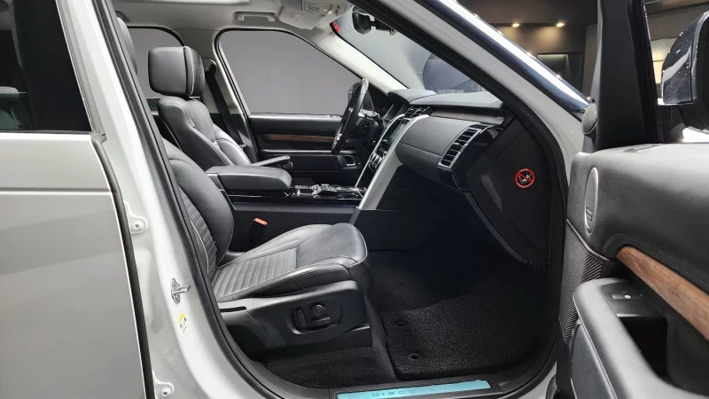 Land Rover DISCOVERY