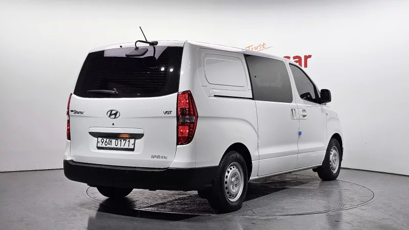 Hyundai Grand Starex