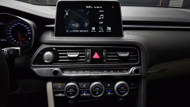 Genesis G70