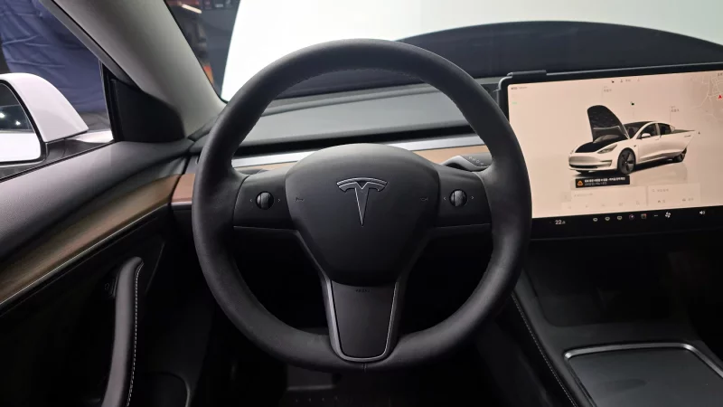 Tesla MODEL 3