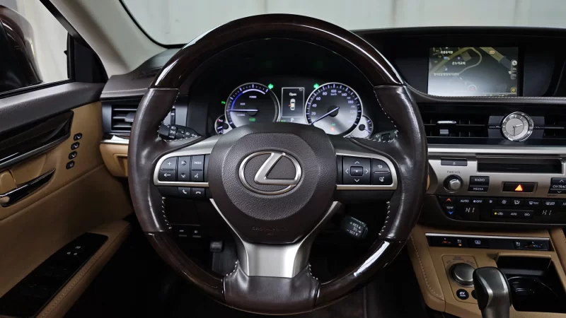 Lexus ES300h