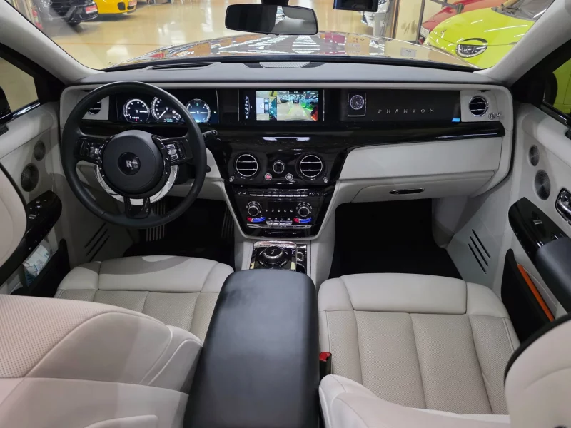 Rolls-Royce PHANTOM