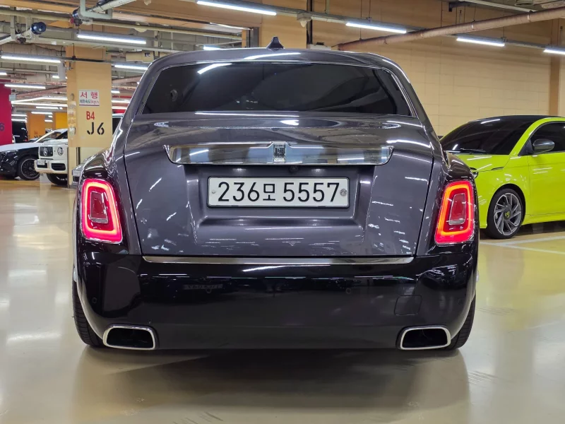 Rolls-Royce PHANTOM