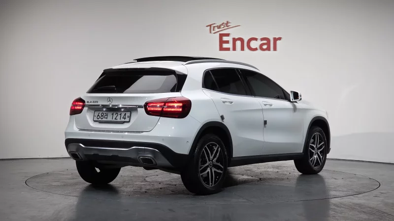 Mercedes-Benz GLA-Class