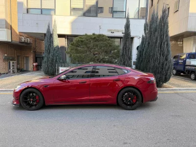 Tesla MODEL S