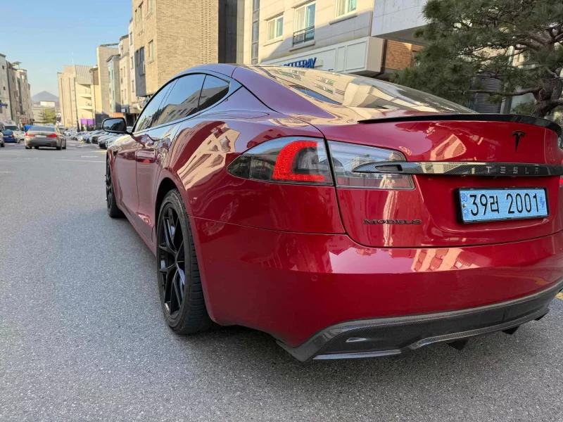 Tesla MODEL S
