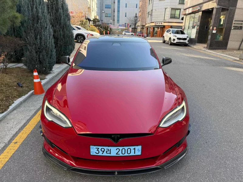 Tesla MODEL S