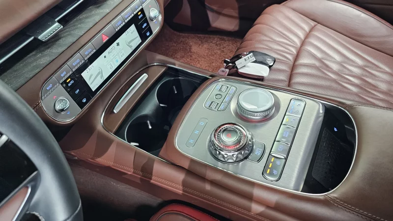 Genesis G90