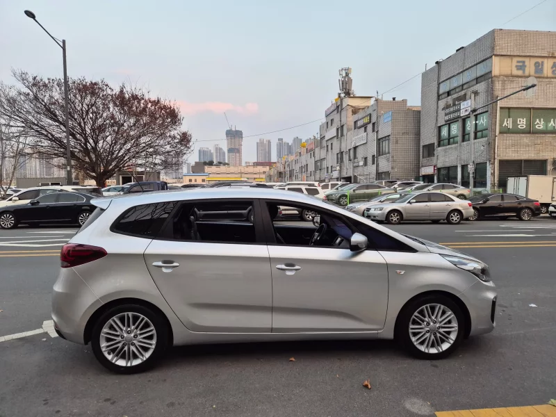 Kia Carens