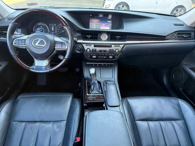Lexus ES300h