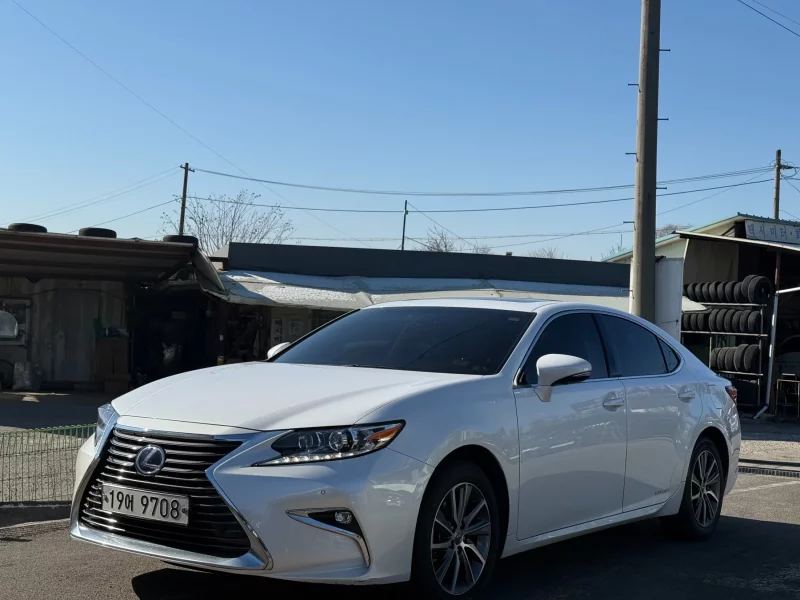 Lexus ES300h