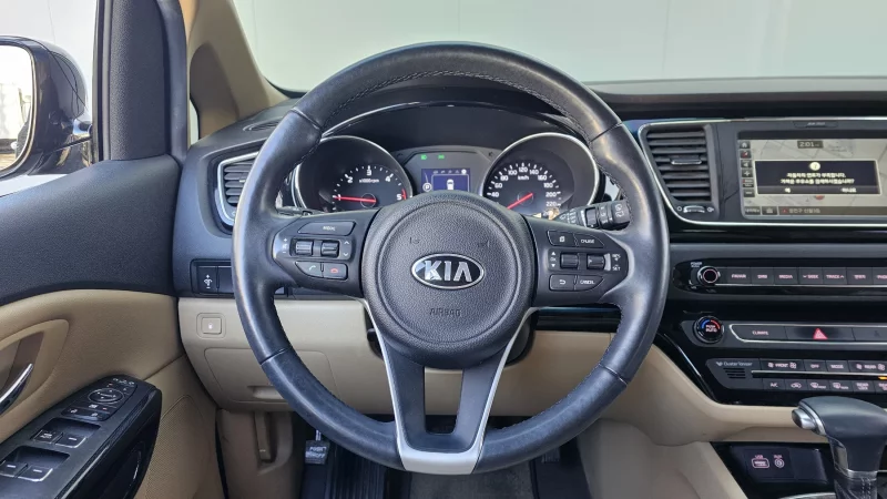 Kia Carnival