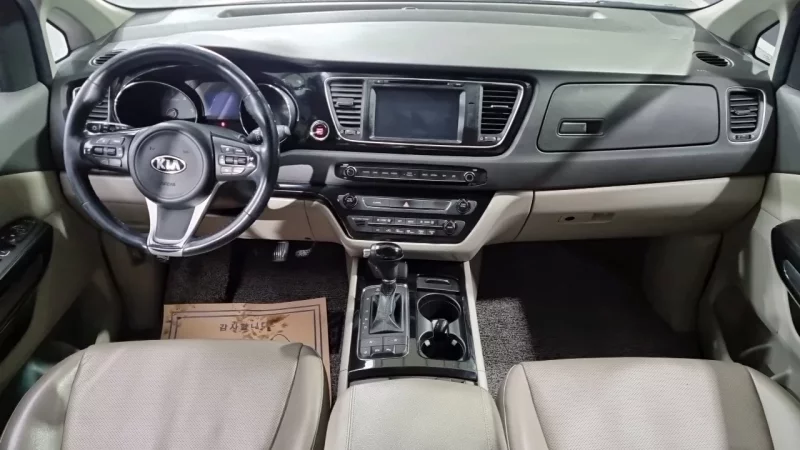 Kia Carnival