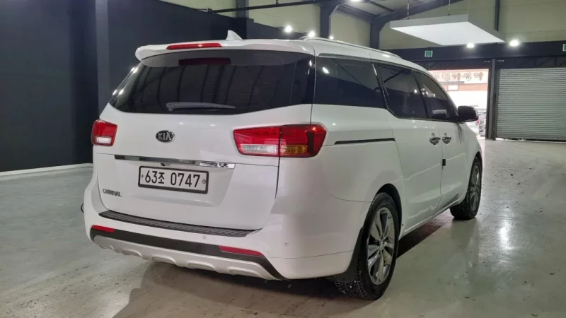 Kia Carnival