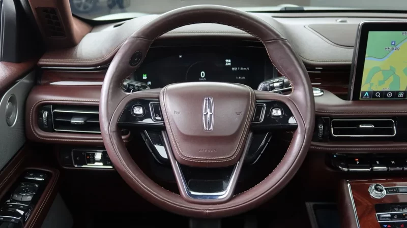 Lincoln AVIATOR