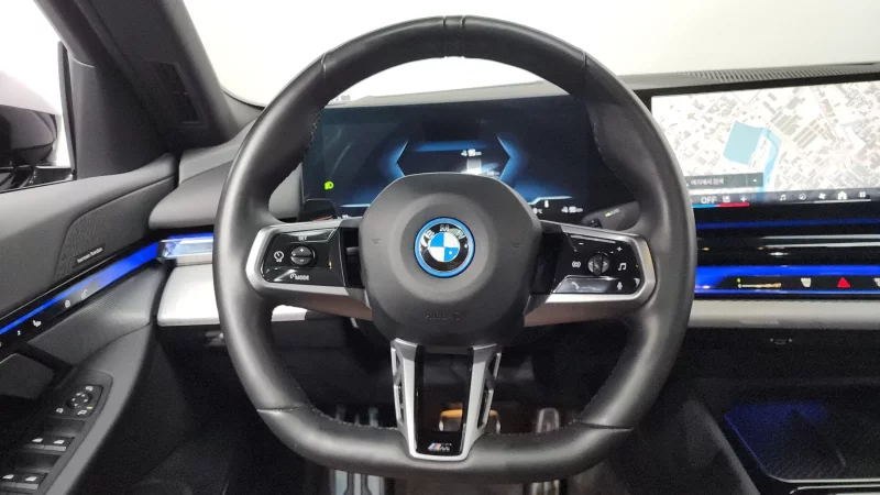 BMW i5