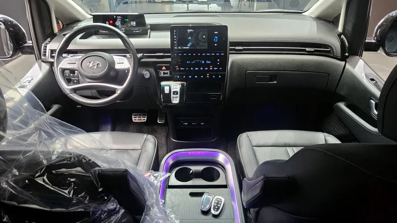 Hyundai Staria