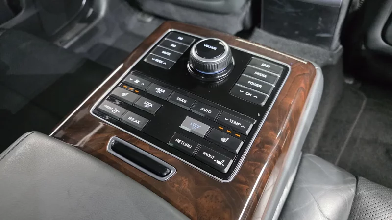 Hyundai Equus