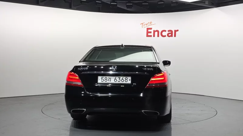 Hyundai Equus