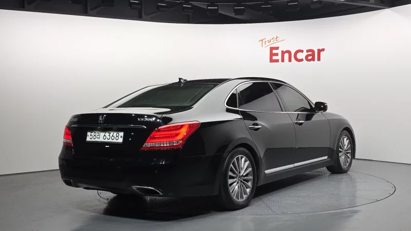 Hyundai Equus