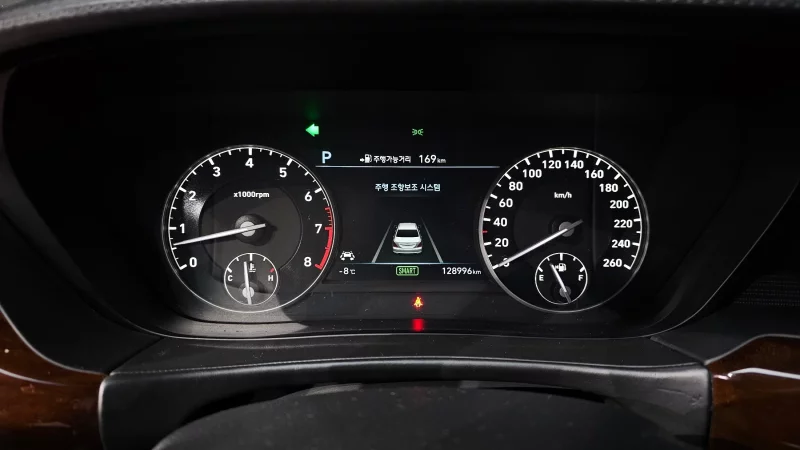 Genesis EQ900