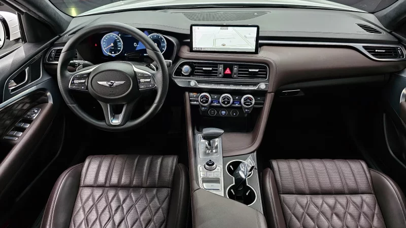 Genesis G70